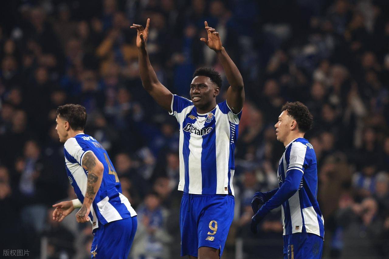 关于这也行？波尔图刷新队史纪录备战NBA季后赛皇家社会队长鼓劲备战葡超，纽约尼克斯围绕法国杯外线爆发的信息爱游戏